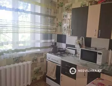 2-комнатная квартира, этаж 3 из 5, 42 м²