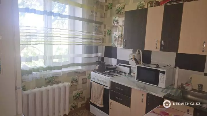 2-комнатная квартира, этаж 3 из 5, 42 м², фотография 4
