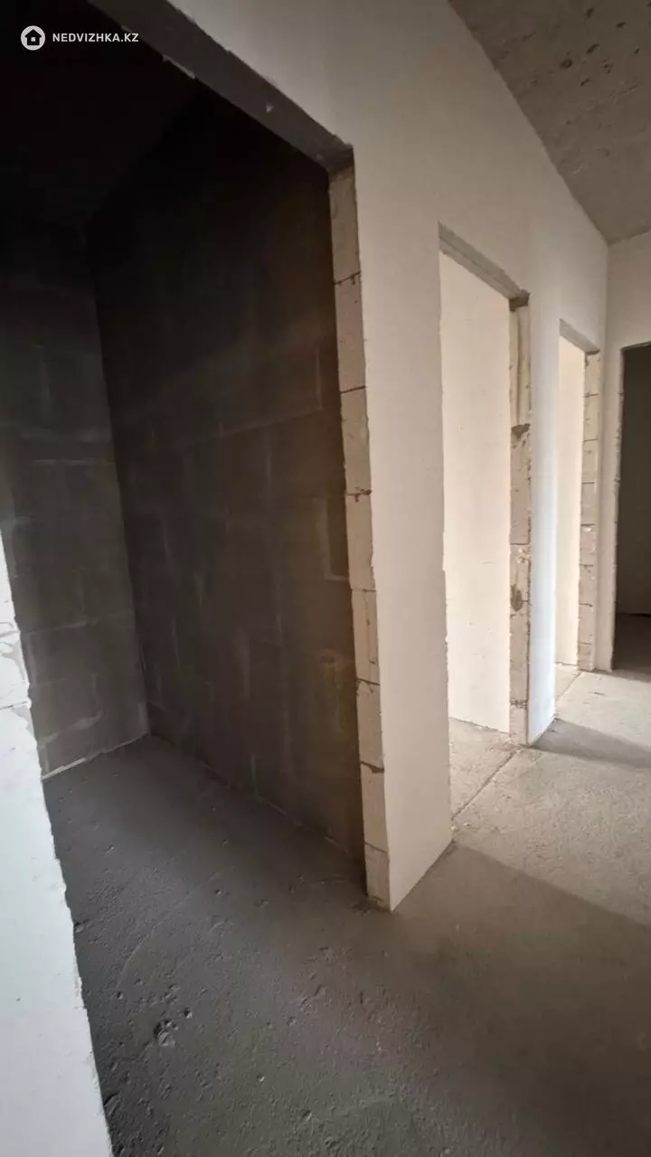 3-комнатная квартира, этаж 11 из 21, 96 м², фотография 2