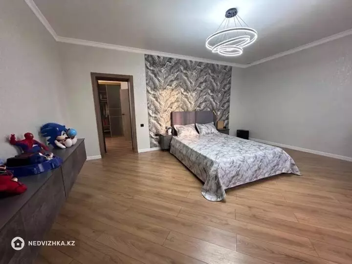 6-комнатный дом, 8 соток, 300 м², фотография 5