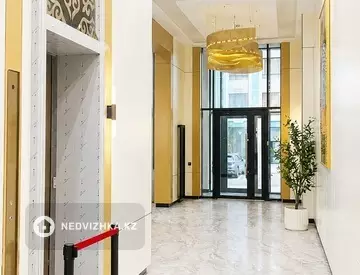 3-комнатная квартира, этаж 5 из 14, 89 м², миниатюра 2