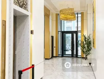 3-комнатная квартира, этаж 5 из 14, 89 м², миниатюра 1