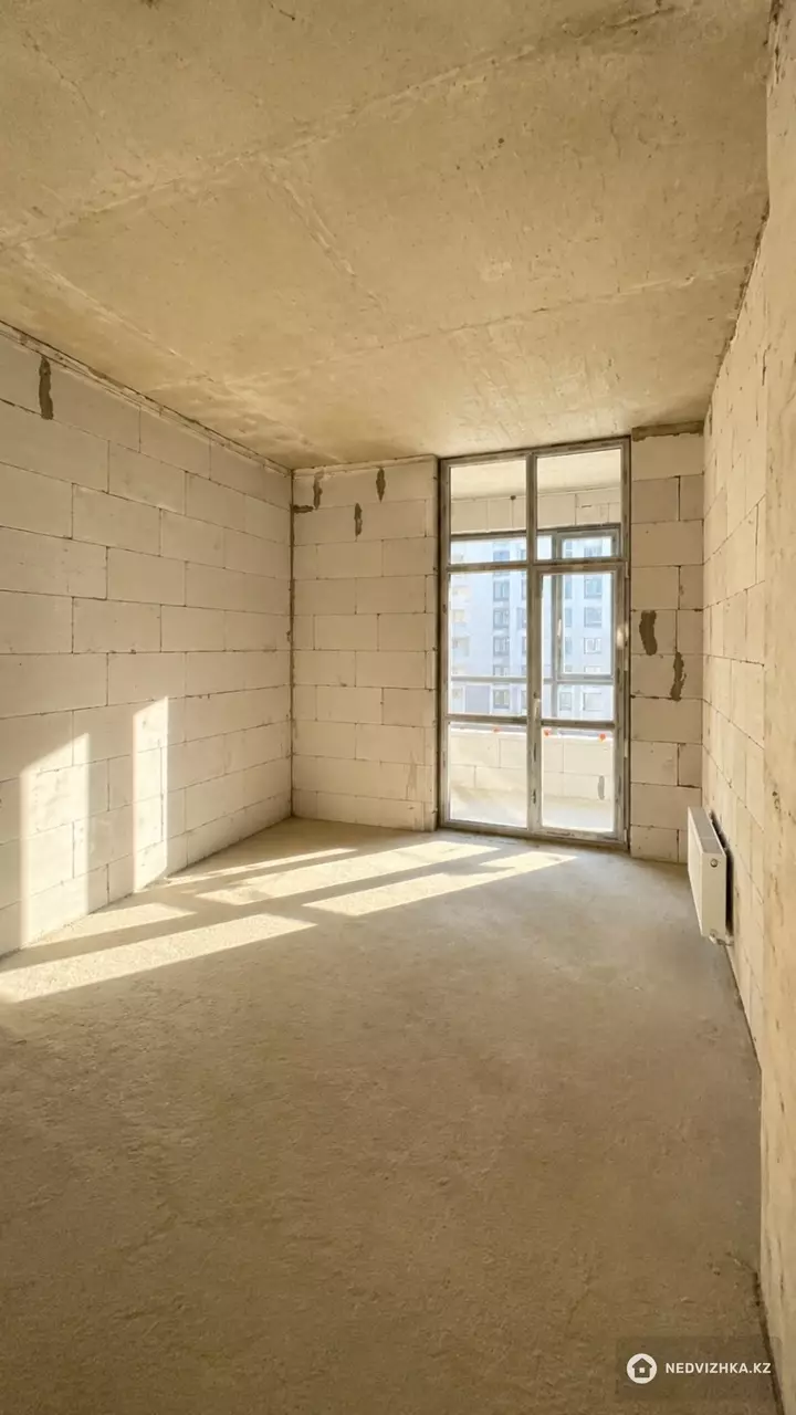 3-комнатная квартира, этаж 5 из 14, 89 м², фотография 5