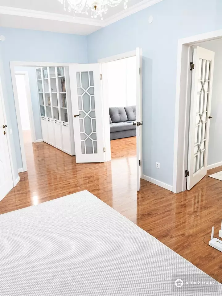 2-комнатная квартира, этаж 2 из 5, 74 м²