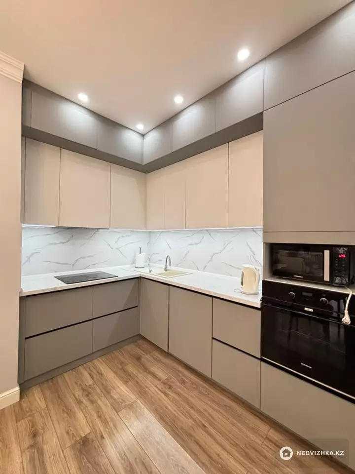 2-комнатная квартира, этаж 4 из 8, 75 м², фотография 3