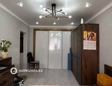 1-комнатная квартира, этаж 4 из 5, 35 м²