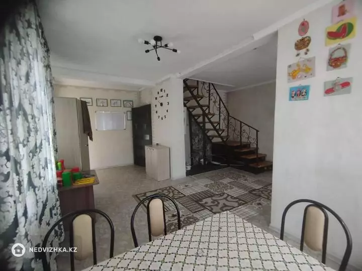4-комнатная дача, 6 соток, 90 м², фотография 2