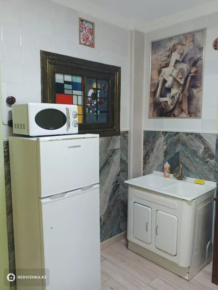 2-комнатная квартира, этаж 2 из 3, 55 м², На длительный срок, фотография 2