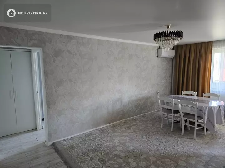 3-комнатная квартира, этаж 5 из 5, 70 м², фотография 2