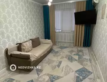 2-комнатная квартира, этаж 3 из 5, 53 м², миниатюра 1