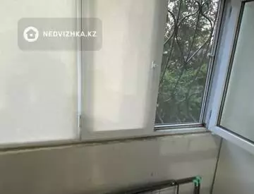 2-комнатная квартира, этаж 3 из 5, 53 м², миниатюра 9