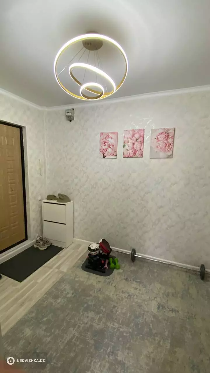 2-комнатная квартира, этаж 3 из 5, 53 м², фотография 3