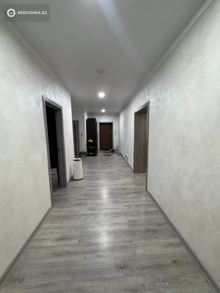 4-комнатная квартира, этаж 8 из 9, 127 м², фотография 4