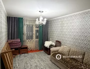 2-комнатная квартира, этаж 3 из 5, 43 м², миниатюра 2