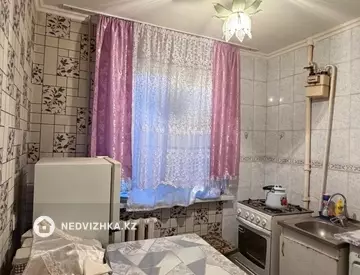 2-комнатная квартира, этаж 3 из 5, 43 м², миниатюра 7