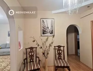 2-комнатная квартира, этаж 1 из 6, 62 м², миниатюра 1