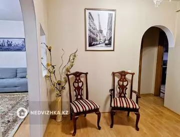 2-комнатная квартира, этаж 1 из 6, 62 м², миниатюра 2