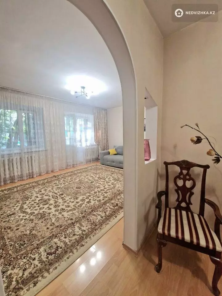 2-комнатная квартира, этаж 1 из 6, 62 м², фотография 3