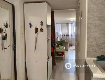1-комнатная квартира, этаж 10 из 10, 38 м²