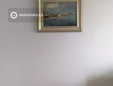 3-комнатная квартира, этаж 4 из 5, 57 м², миниатюра 3