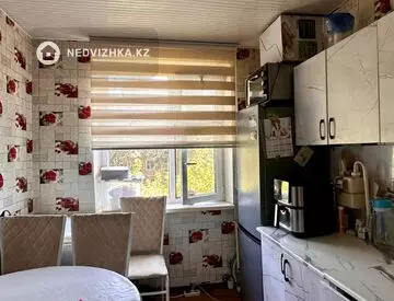 3-комнатная квартира, этаж 4 из 5, 61 м², миниатюра 7