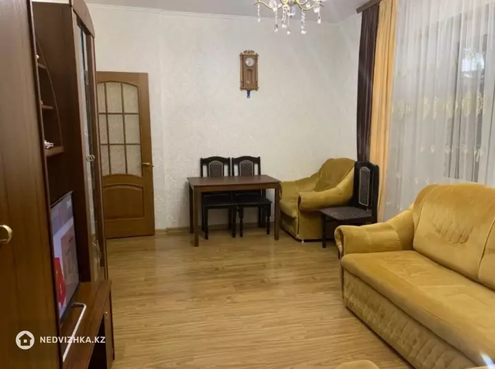 3-комнатная квартира, этаж 3 из 4, 69 м², фотография 2