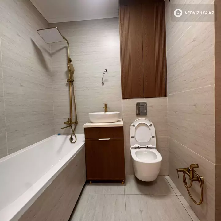 2-комнатная квартира, этаж 11 из 17, 42 м², фотография 2