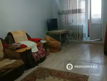 2-комнатная квартира, этаж 2 из 5, 57 м², миниатюра 2
