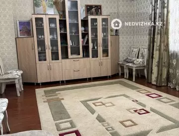 4-комнатная квартира, этаж 2 из 3, 160 м²