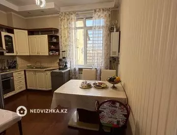 4-комнатная квартира, этаж 2 из 3, 160 м²