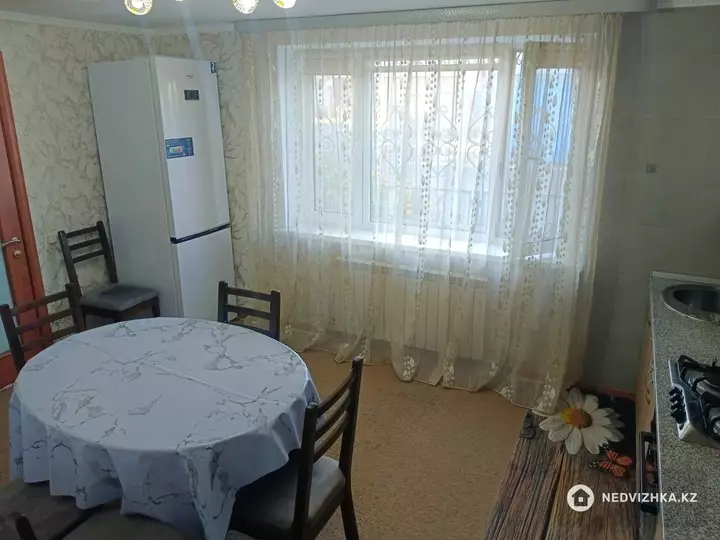 2-комнатная квартира, этаж 1 из 2, 65 м², фотография 2