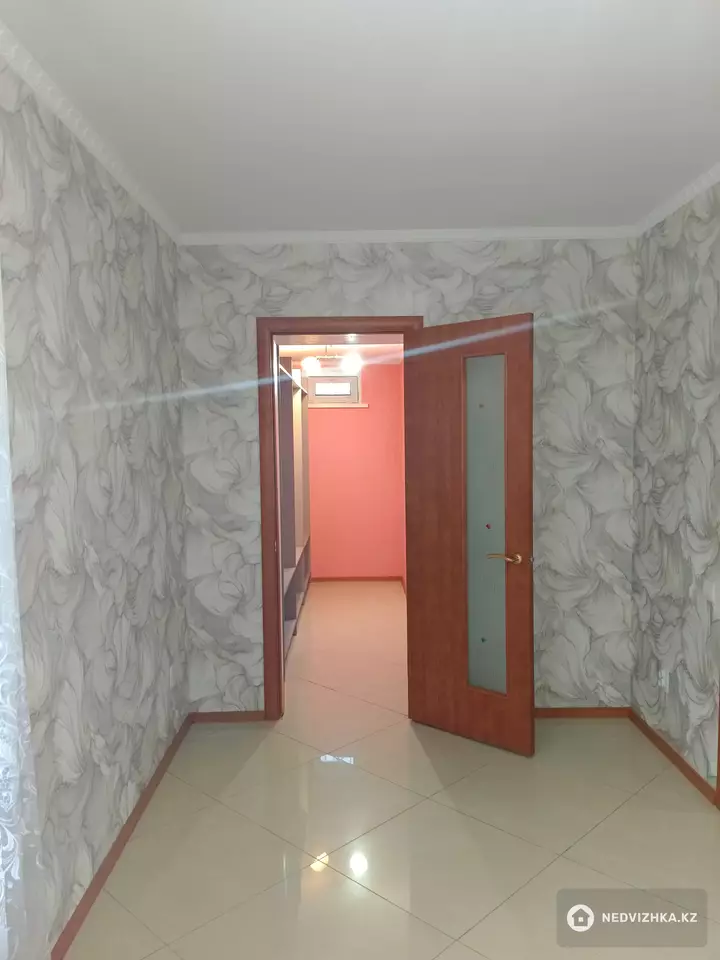 2-комнатная квартира, этаж 1 из 2, 65 м², фотография 5