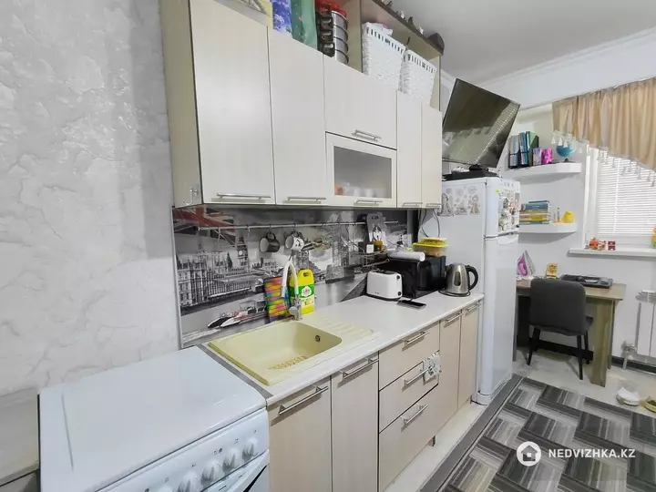 1-комнатная квартира, этаж 1 из 9, 18 м², фотография 2