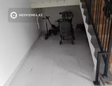 1-комнатная квартира, этаж 2 из 5, 37 м²