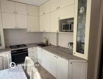 2-комнатная квартира, этаж 3 из 6, 63 м²