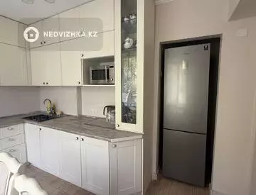 2-комнатная квартира, этаж 3 из 6, 63 м²