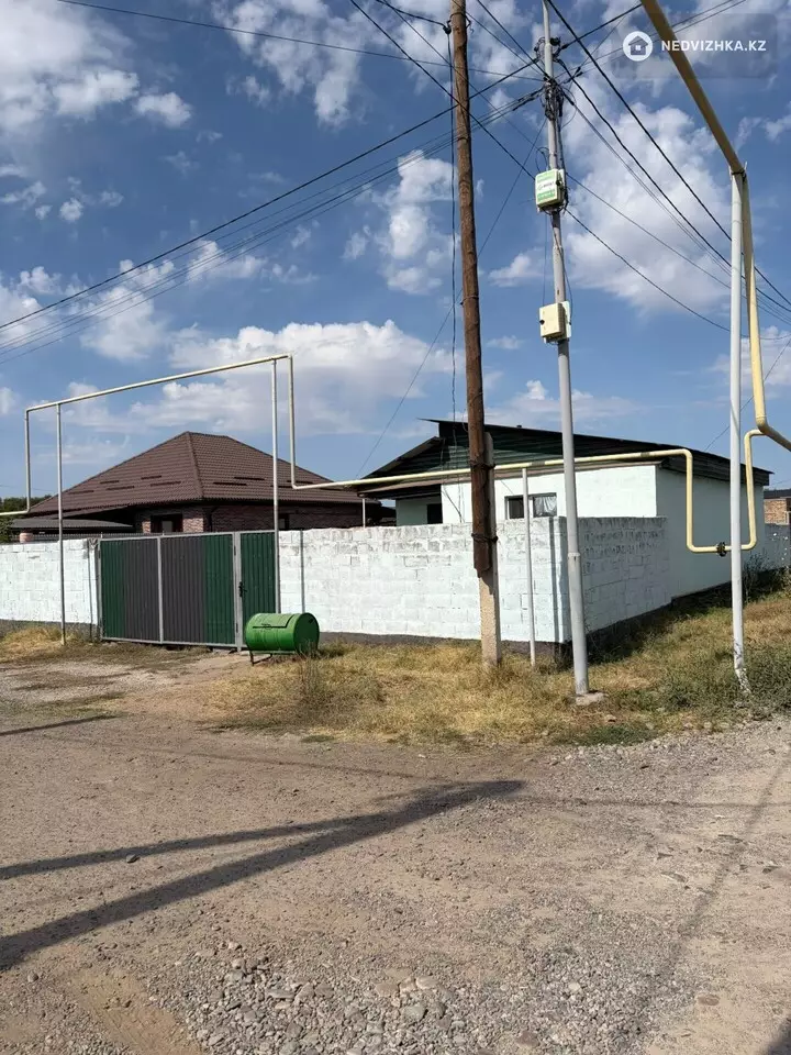 3-комнатный дом, 4 соток, 56 м²
