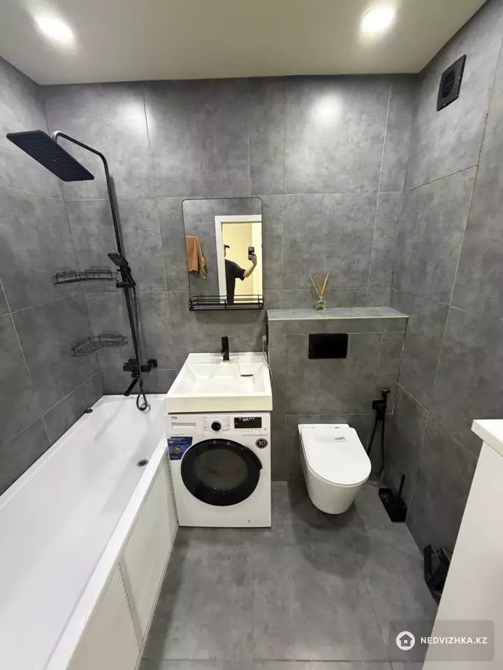 2-комнатная квартира, этаж 1 из 10, 53 м², фотография 3