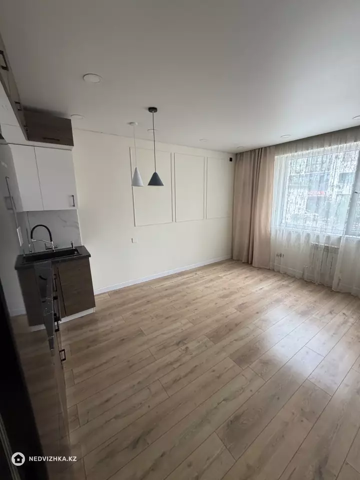 2-комнатная квартира, этаж 1 из 10, 53 м², фотография 5