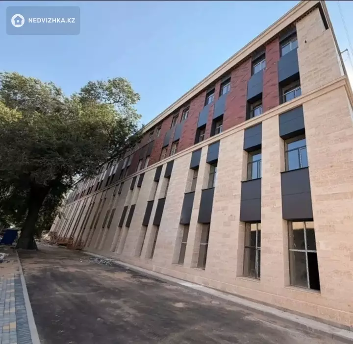 3-комнатная квартира, этаж 1 из 4, 80 м², фотография 4