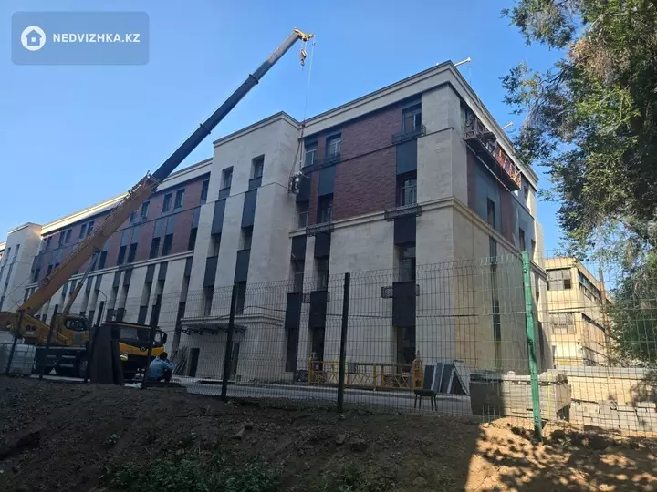 3-комнатная квартира, этаж 1 из 4, 80 м², фотография 2