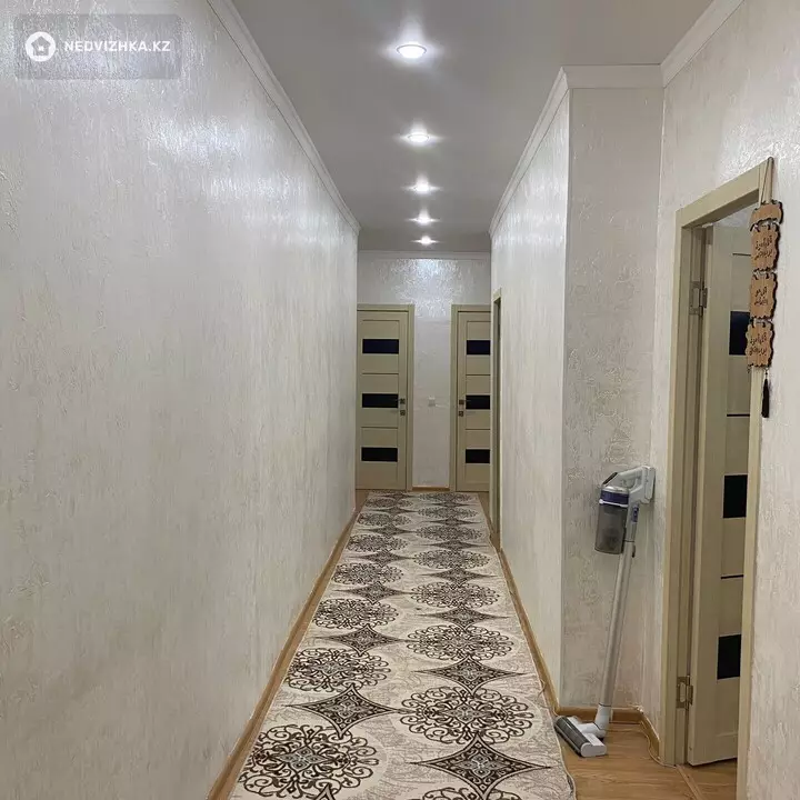 3-комнатная квартира, этаж 5 из 5, 81 м², фотография 2