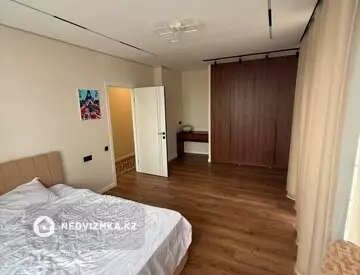 3-комнатная квартира, этаж 4 из 18, 80 м², миниатюра 2
