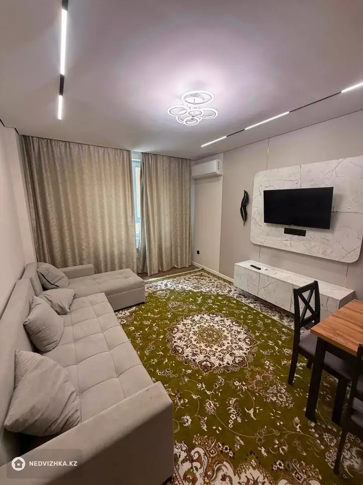 3-комнатная квартира, этаж 4 из 18, 80 м², фотография 3