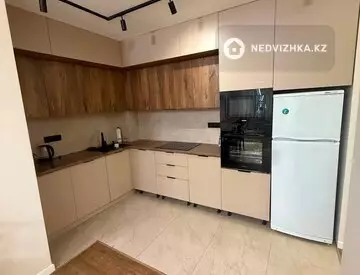 3-комнатная квартира, этаж 4 из 18, 80 м², миниатюра 9