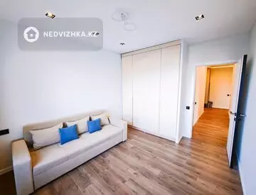 3-комнатная квартира, этаж 4 из 18, 80 м², миниатюра 11
