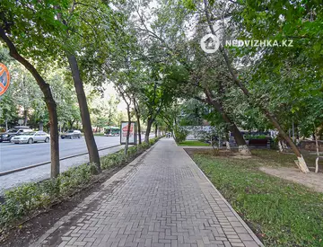 3-комнатная квартира, этаж 3 из 9, 84 м², миниатюра 1