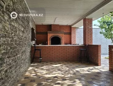 5-комнатный дом, 6 соток, 220 м²