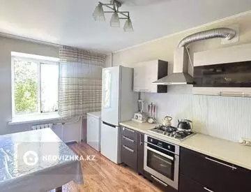 2-комнатная квартира, этаж 4 из 10, 67 м²