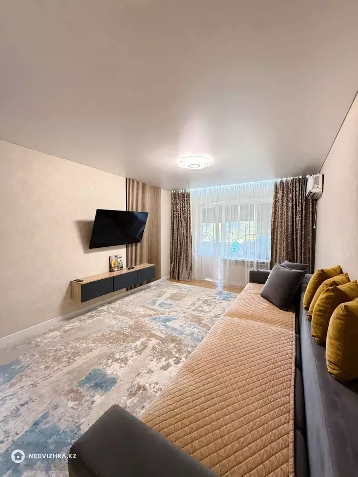3-бөлмелі пәтер, қабат 4 барлық қабат саны 9, 76 м²